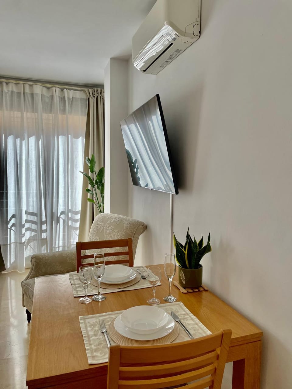 TV and multimedia, Dining area, air conditioner