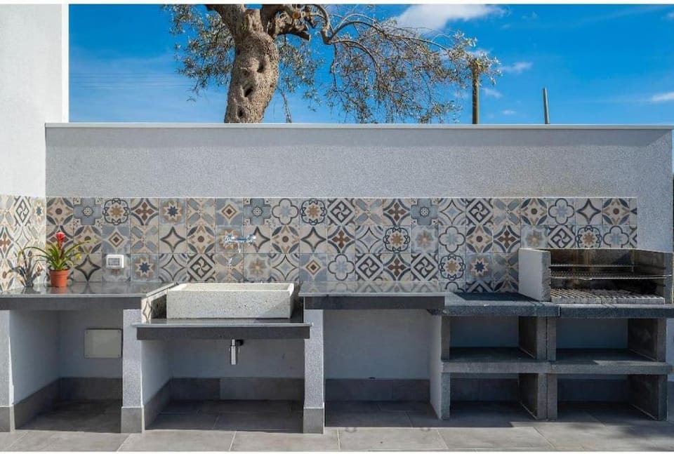BBQ facilities, Kitchen or kitchenette