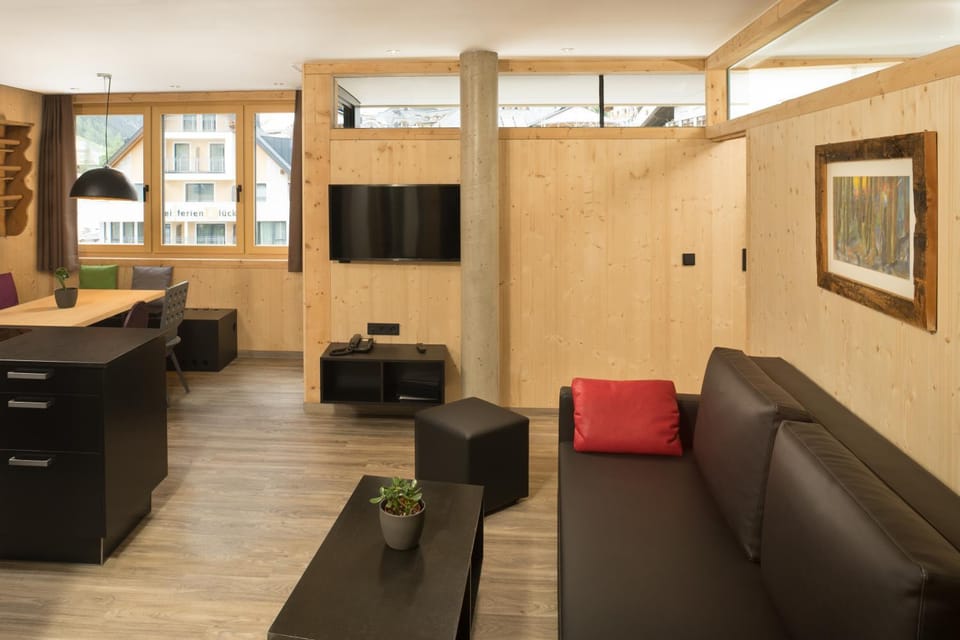 Living room, Seating area