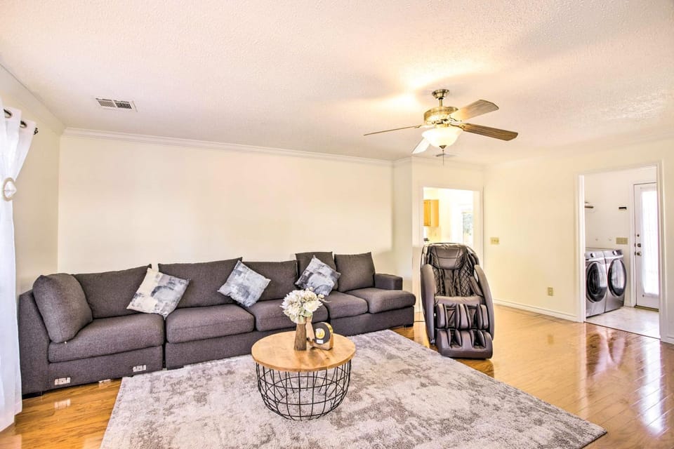 Pet-Friendly Houston Rental w/ Private Patio! House in Mission Bend
