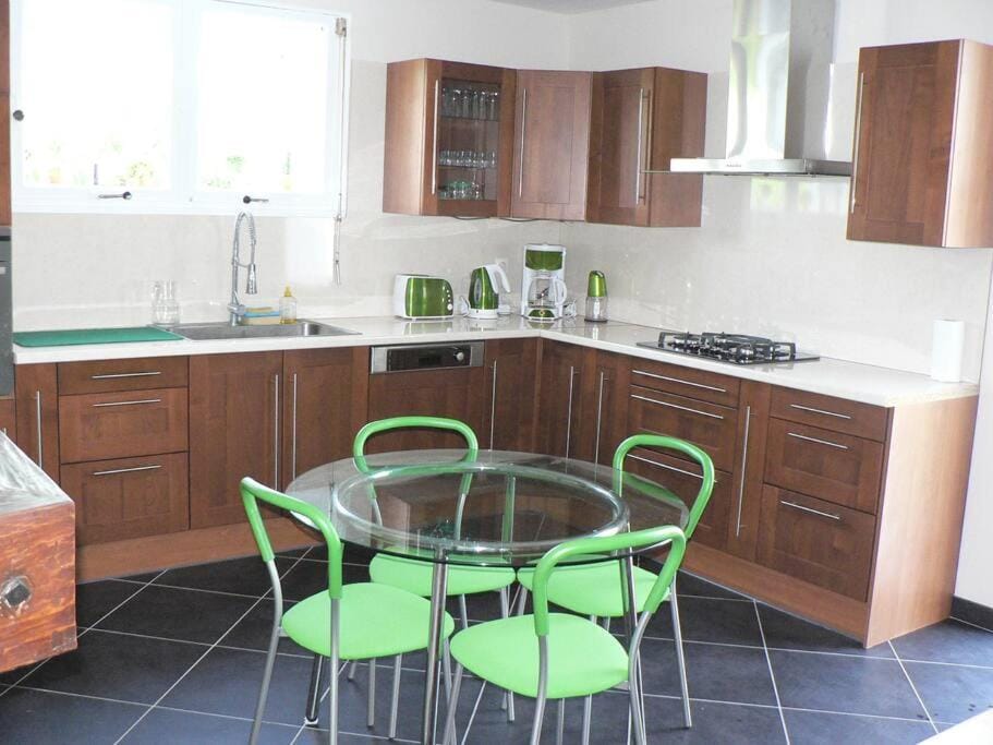 Villa 216m2, 7ch, 15 pers : piscine, spa, billard House in Villeneuve-sur-Lot