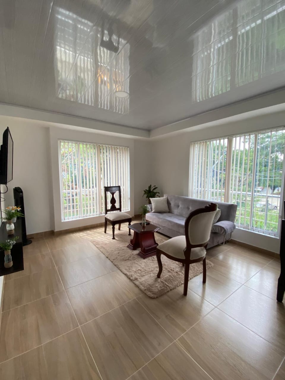 Communal lounge/ TV room
