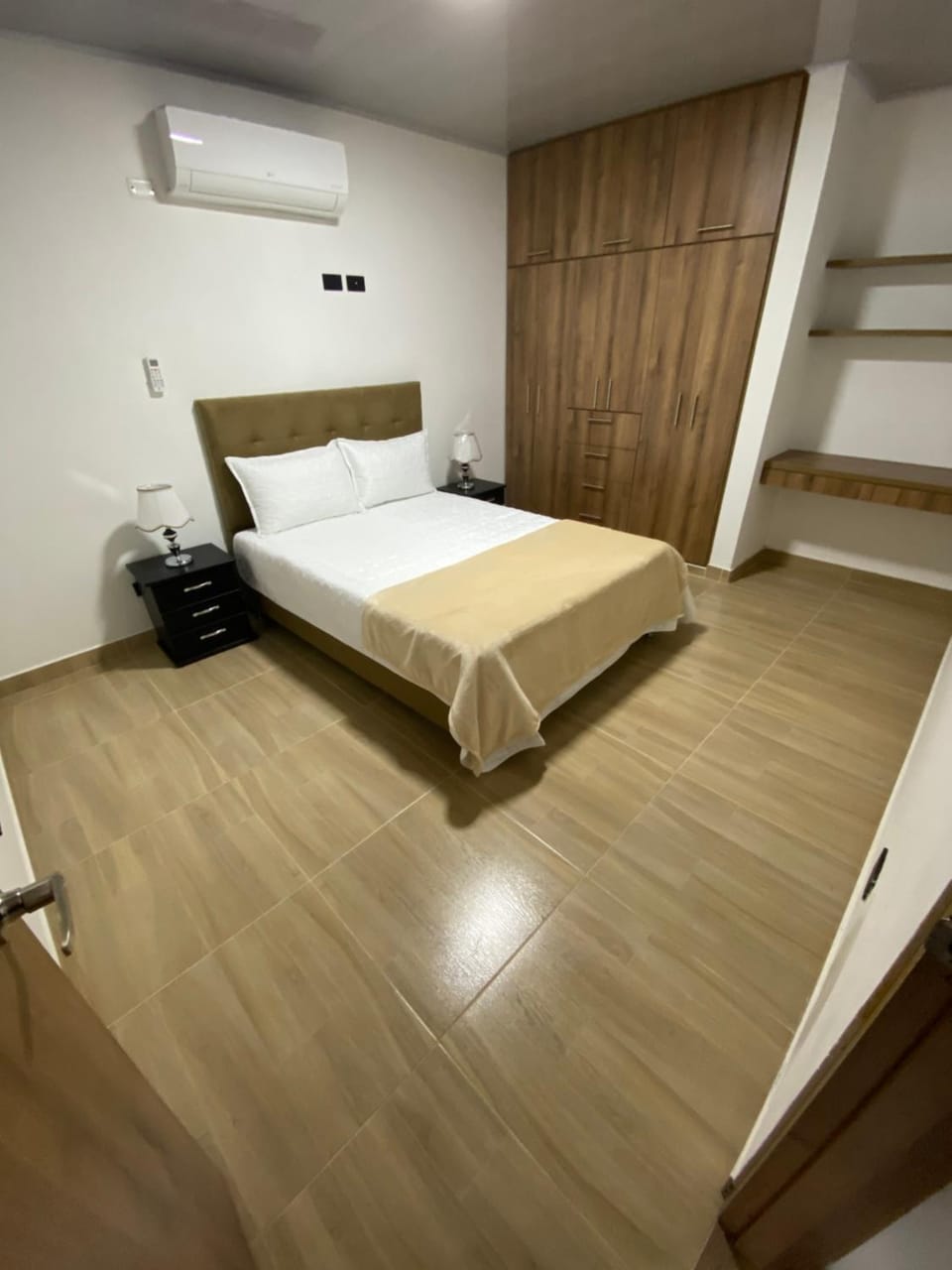 Bedroom, air conditioner
