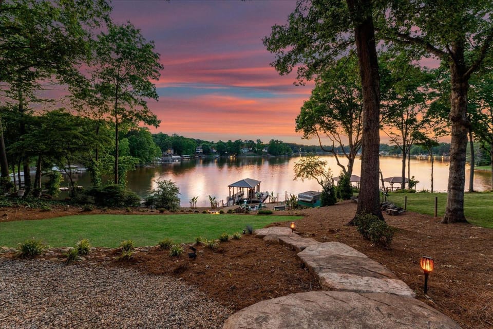 Nancy Key w/Pool, Wine Cave, Optional Boat Rental House in Sherrills Ford