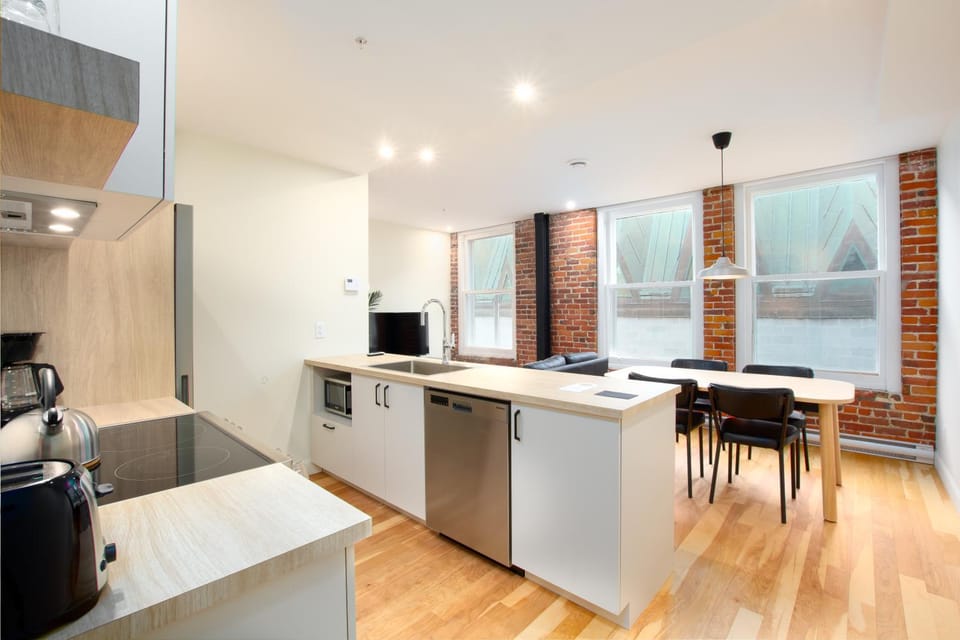 Kitchen or kitchenette, Dining area, dishwasher, pet friendly