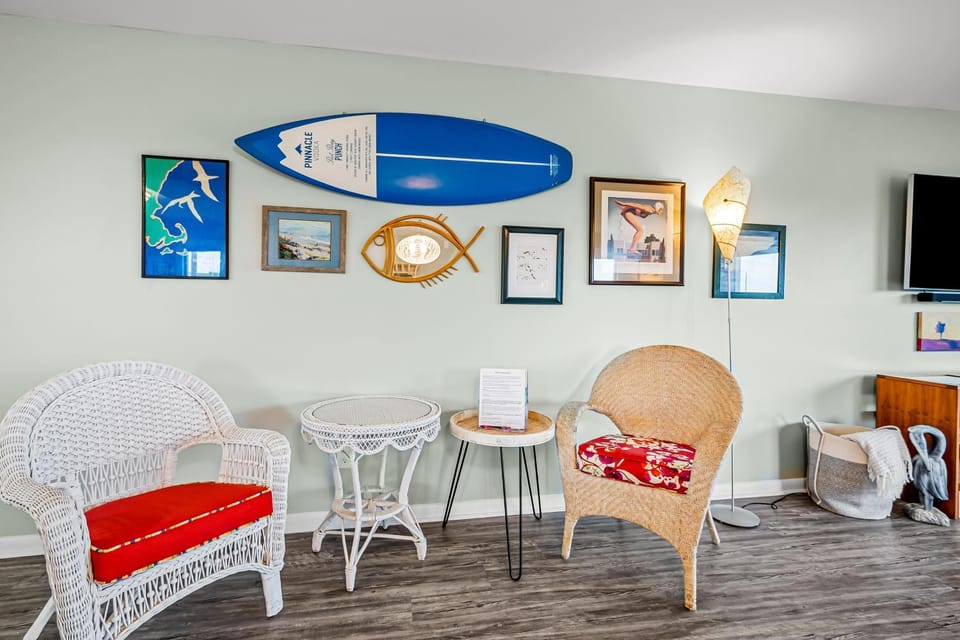 Condo in Oceanfront Complex with seasonal community pool. House in Indian Beach