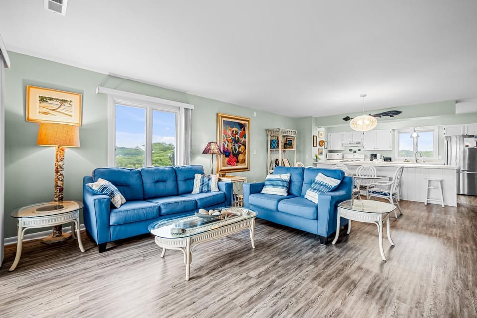 Condo in Oceanfront Complex with seasonal community pool. House in Indian Beach