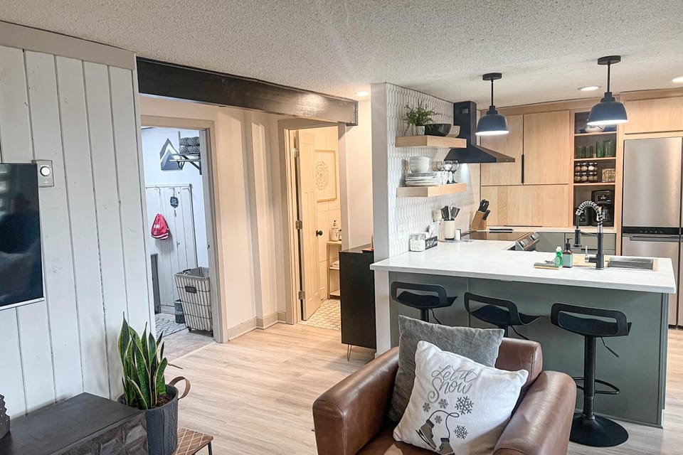 Beech Dreams Condo Apartment in Beech Mountain