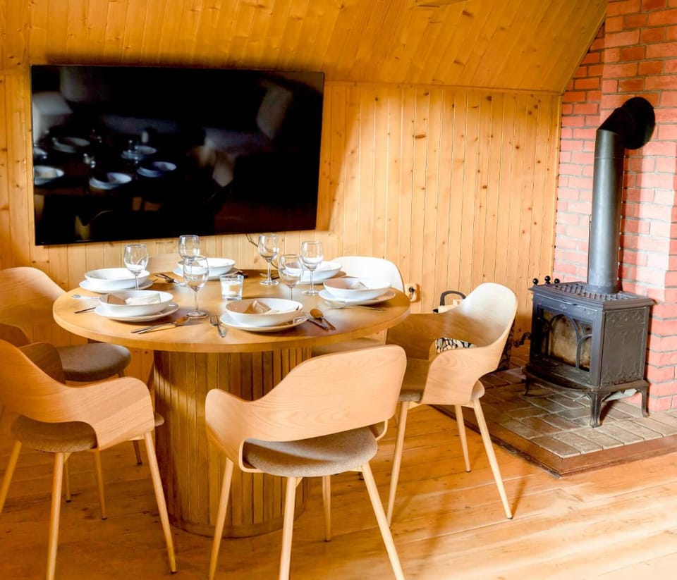 Chata s luxusním výhledem a bazénem Chalet in Czechia