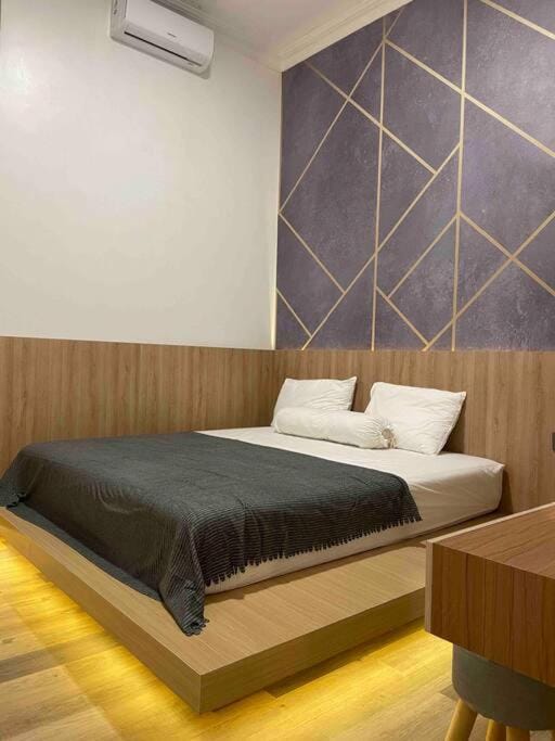 Bed, Bedroom, air conditioner