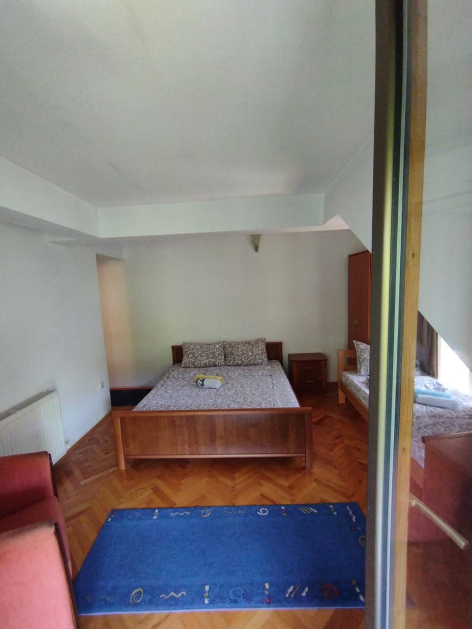 Bed, Living room, Photo of the whole room, Seating area, Bedroom