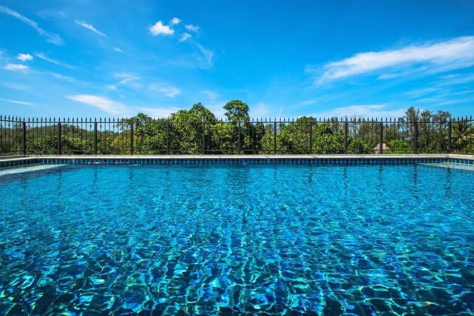 Day, Natural landscape, Pool view, Swimming pool