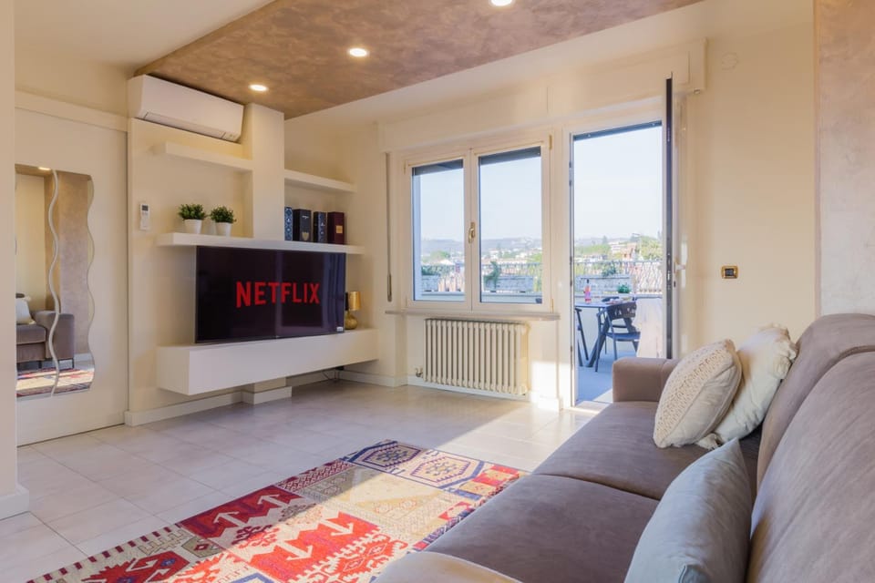 TV and multimedia, Living room, Seating area