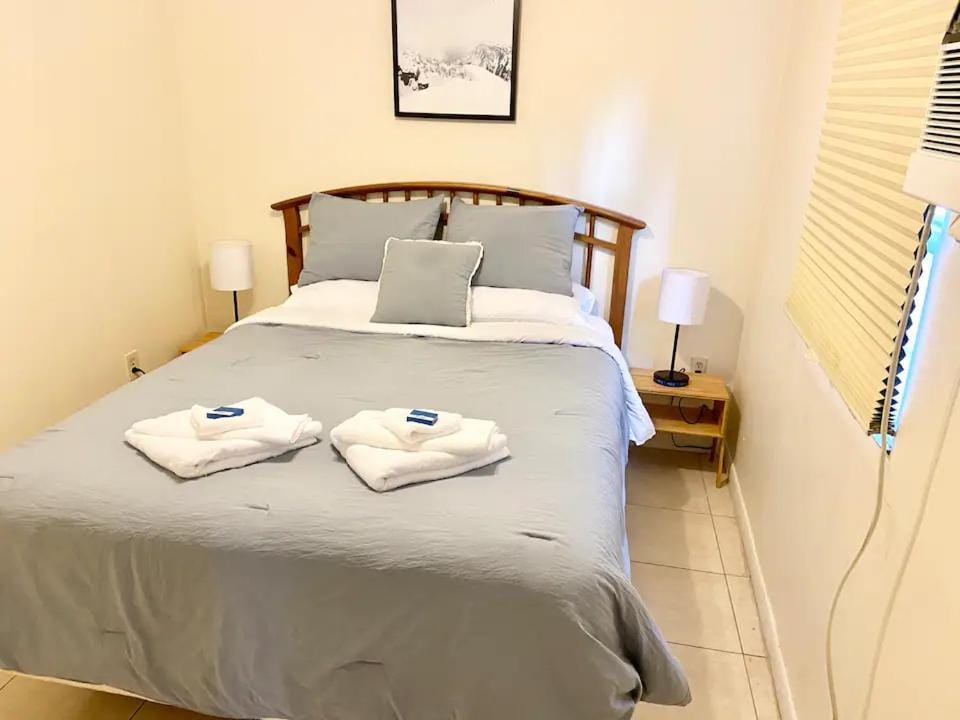 Private Room near Miami Airport - Free parking - 02 Vacation rental in Miami