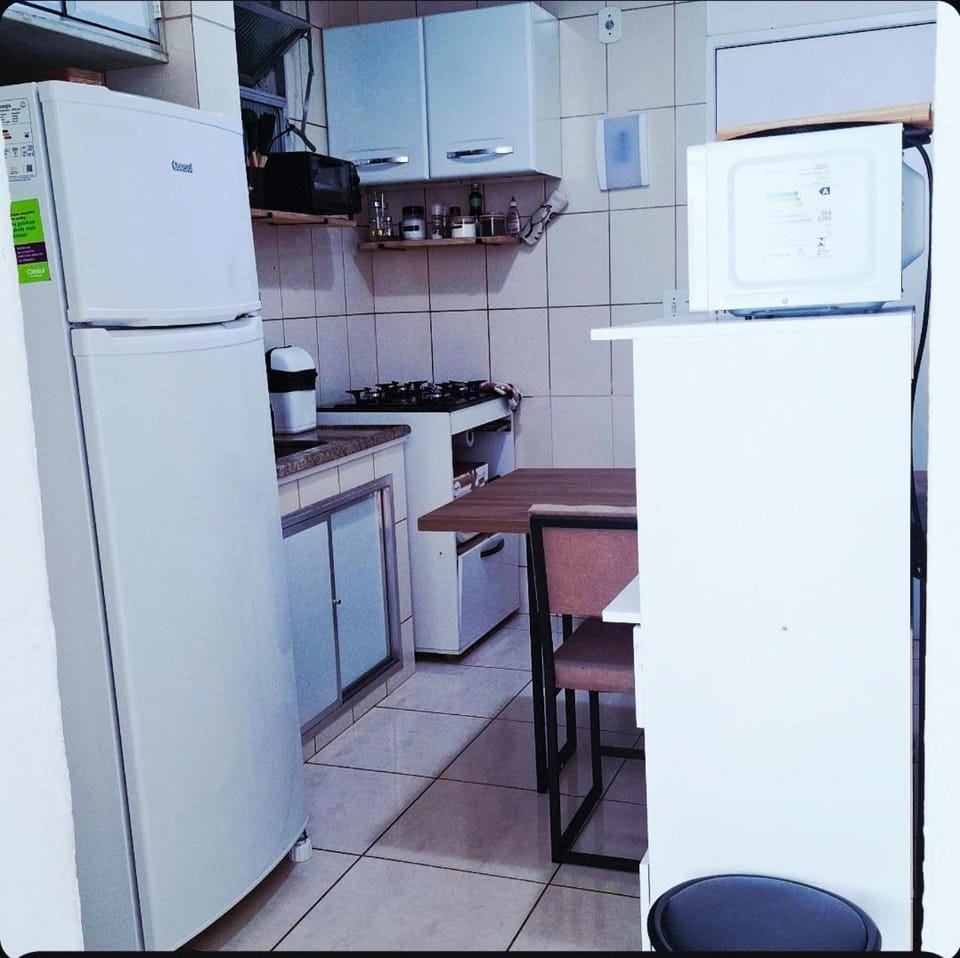 Kitchen or kitchenette, Dining area, oven, stove