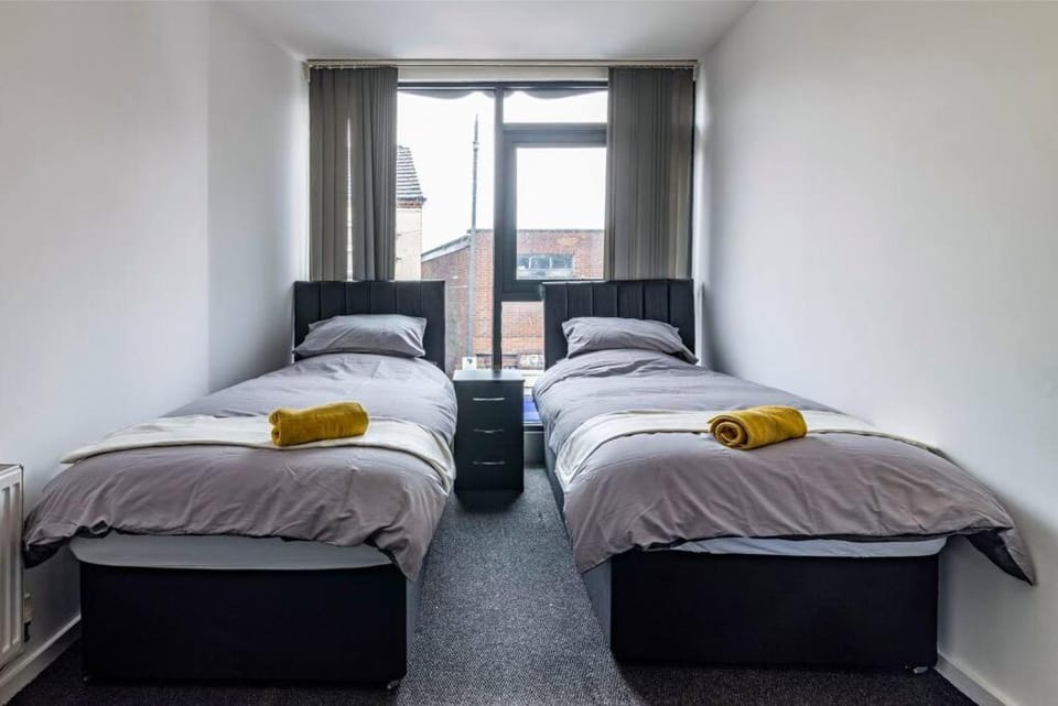 Bright and Spacious Apartments Apartment in Amber Valley
