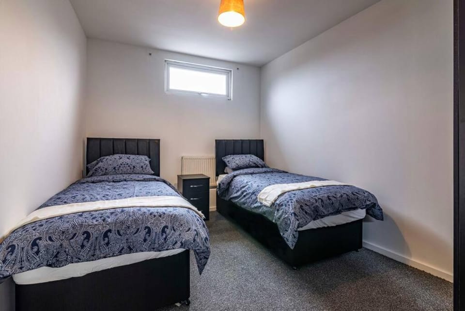 Bright and Spacious Apartments Apartment in Amber Valley