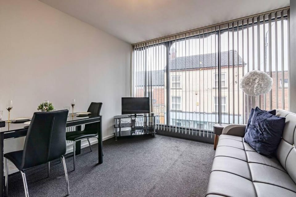 Bright and Spacious Apartments Apartment in Amber Valley