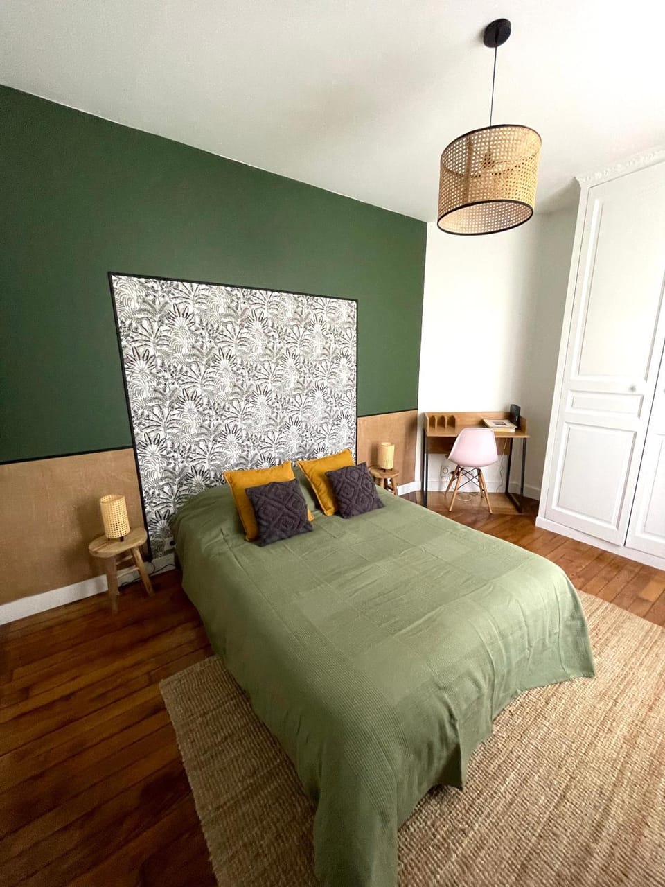 Bed, Photo of the whole room