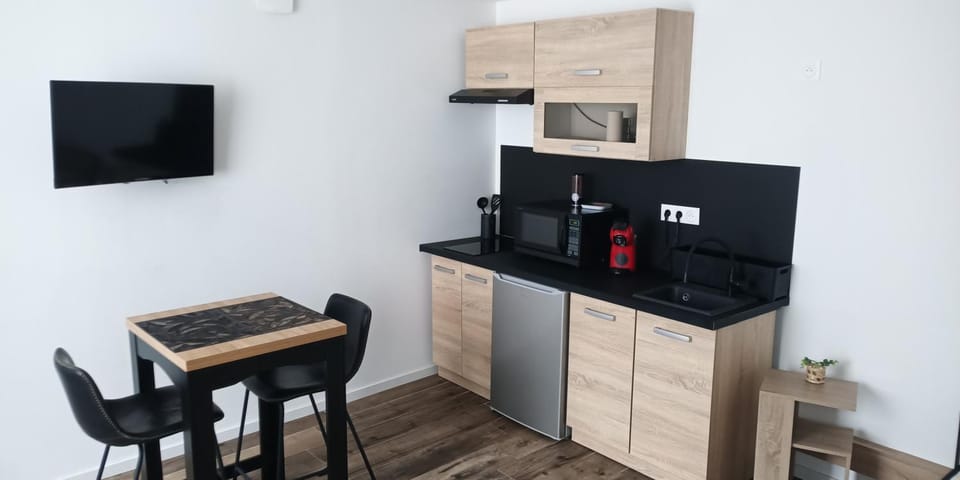 TV and multimedia, Kitchen or kitchenette, Dining area