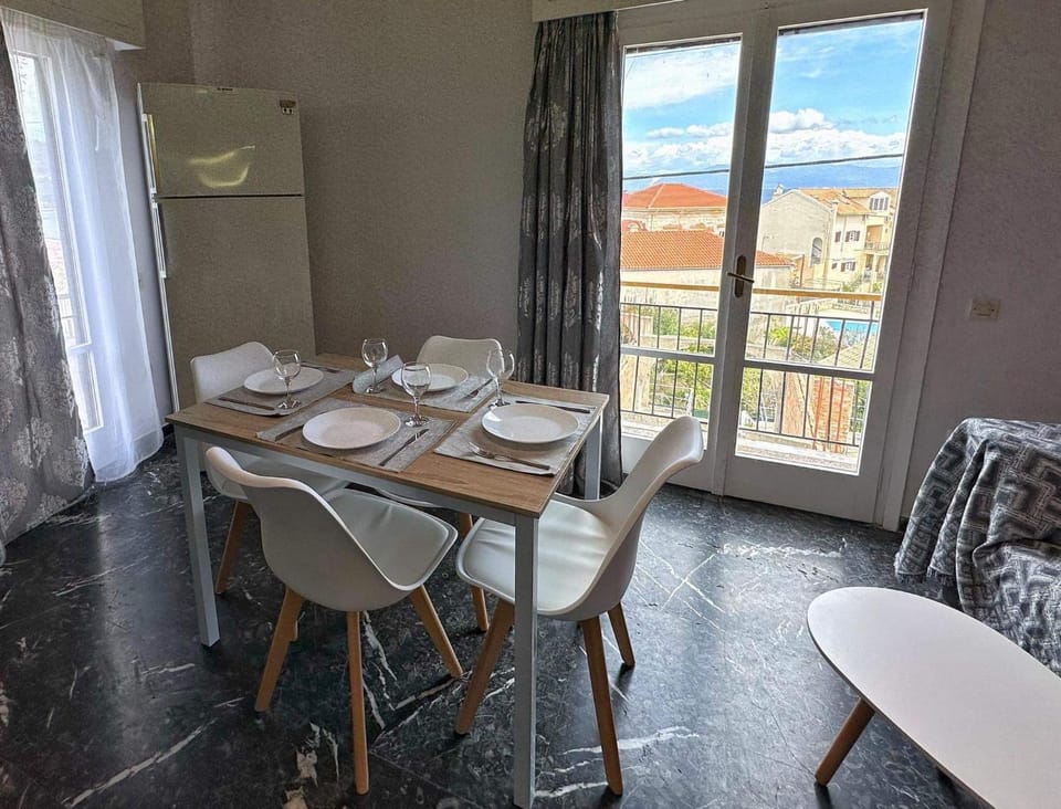 Dining area, Sea view