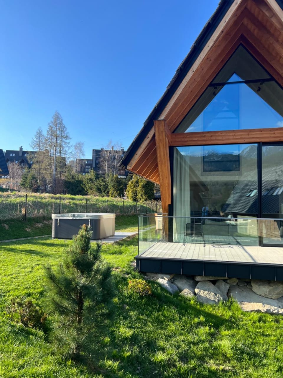 Property building, Day, Natural landscape, Garden, Spa and wellness centre/facilities, Garden view