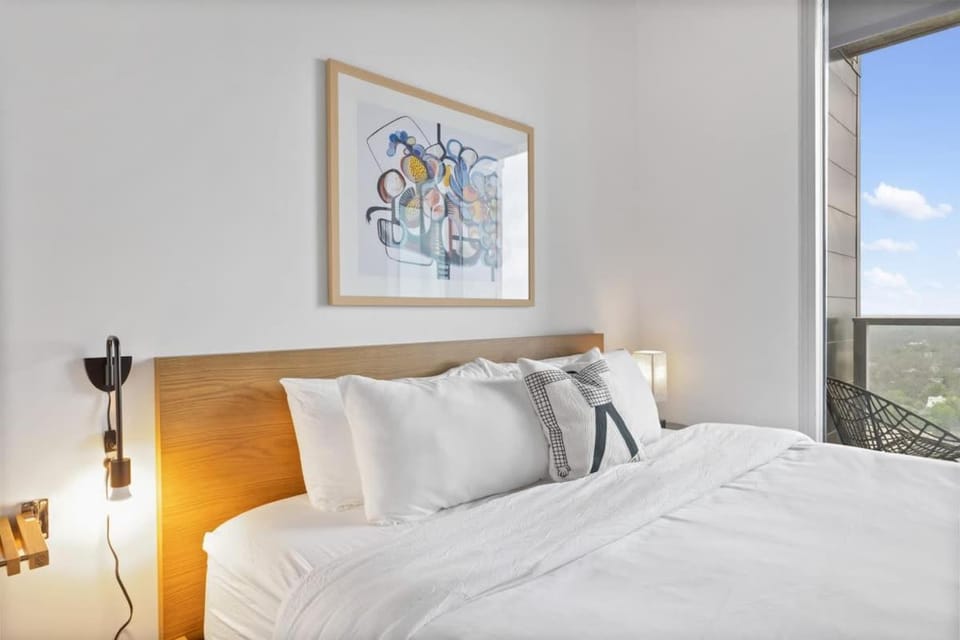 20th FL 1BR - Heated Pool - Gym - Bar - Balcony Apartment in Austin
