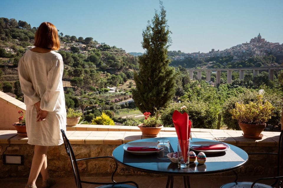 Natural landscape, Balcony/Terrace, Mountain view, group of guests