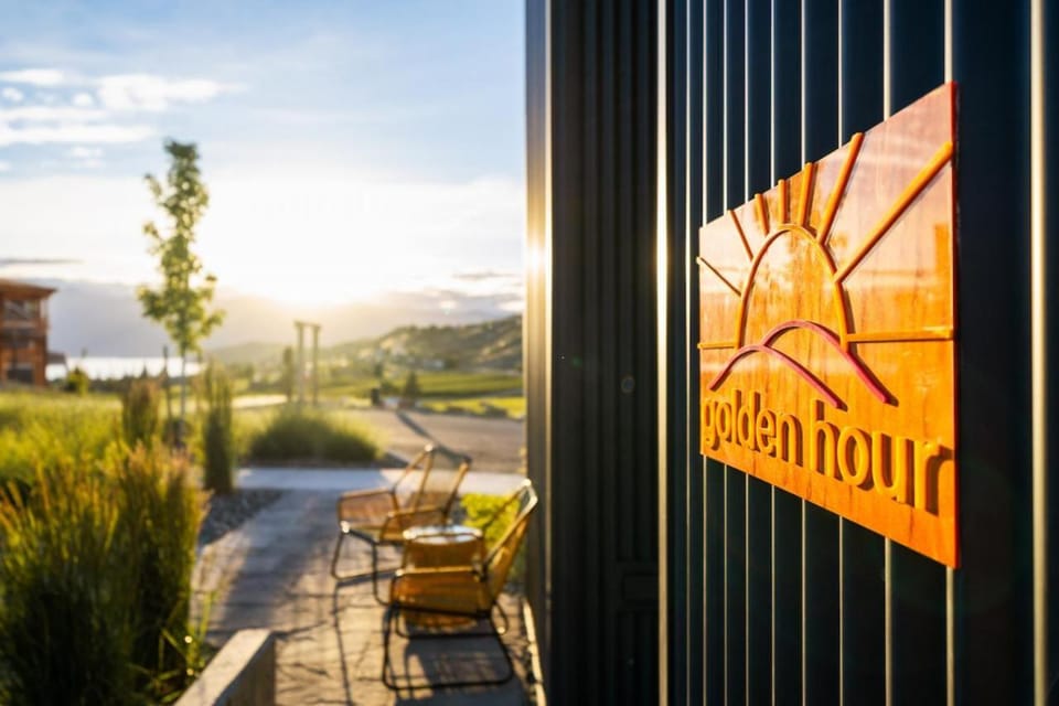Golden Hour #300 House in Chelan (In Town)