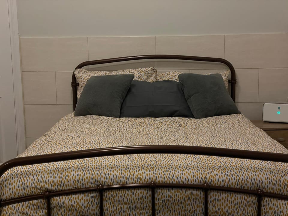 Beanies LorneStreet Four Bed House Apartment in Swindon