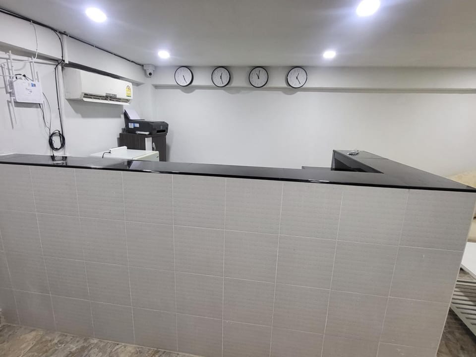 On-site shops, Lobby or reception