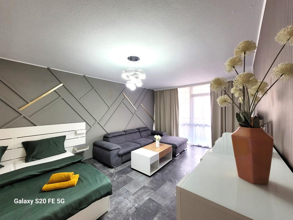 Bed, Living room, Photo of the whole room