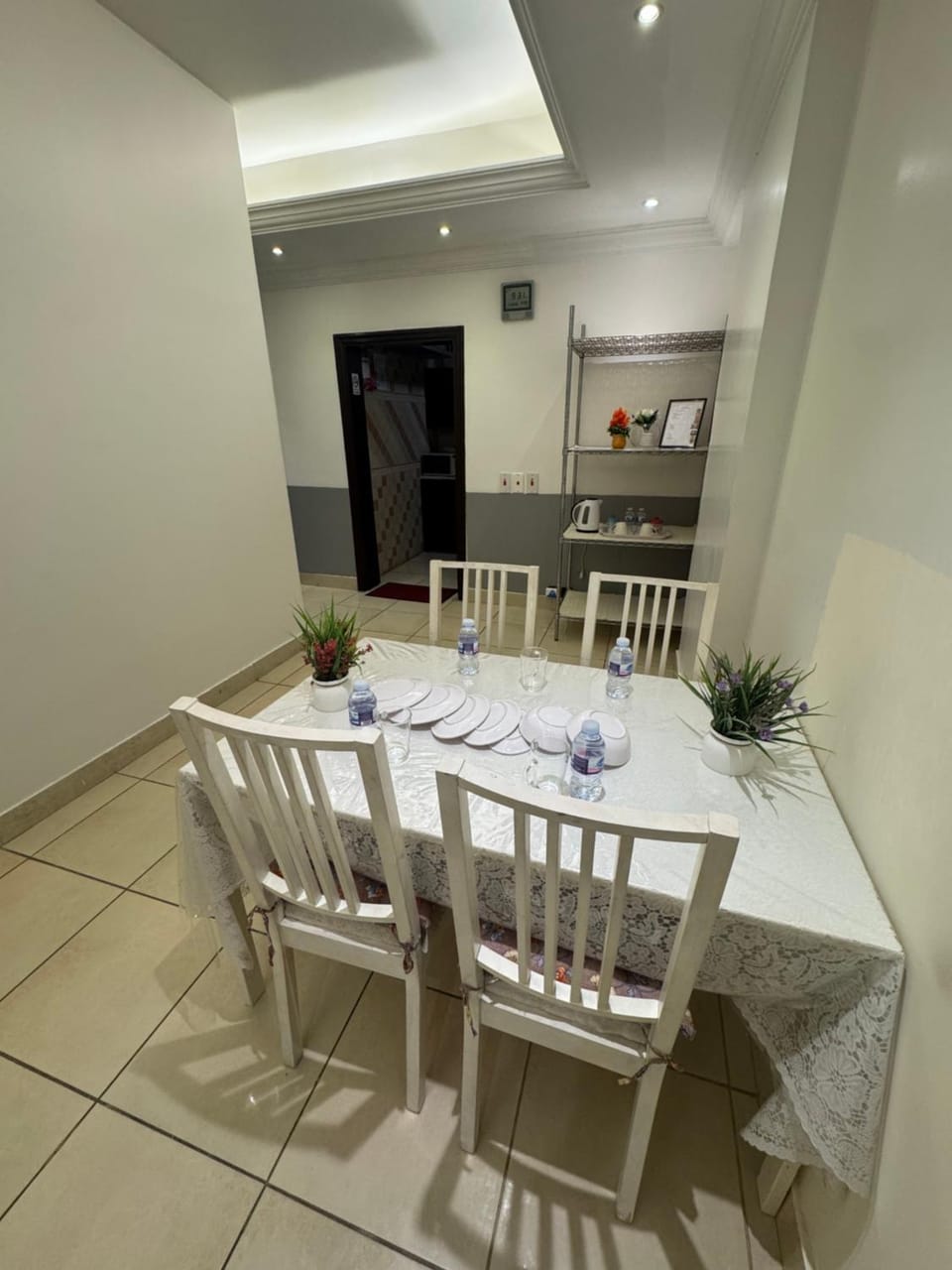 Seating area, Dining area
