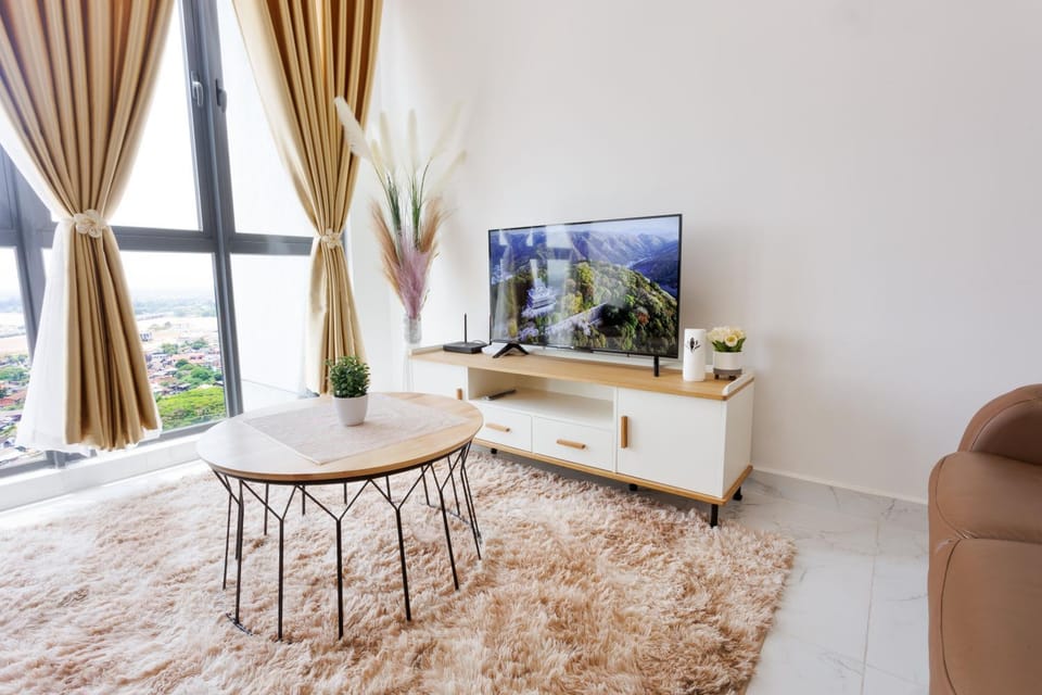 TV and multimedia, Living room, Seating area, Evening entertainment