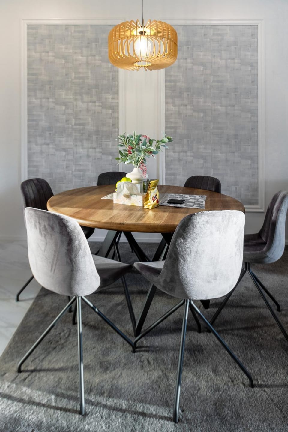 Decorative detail, Seating area, Dining area