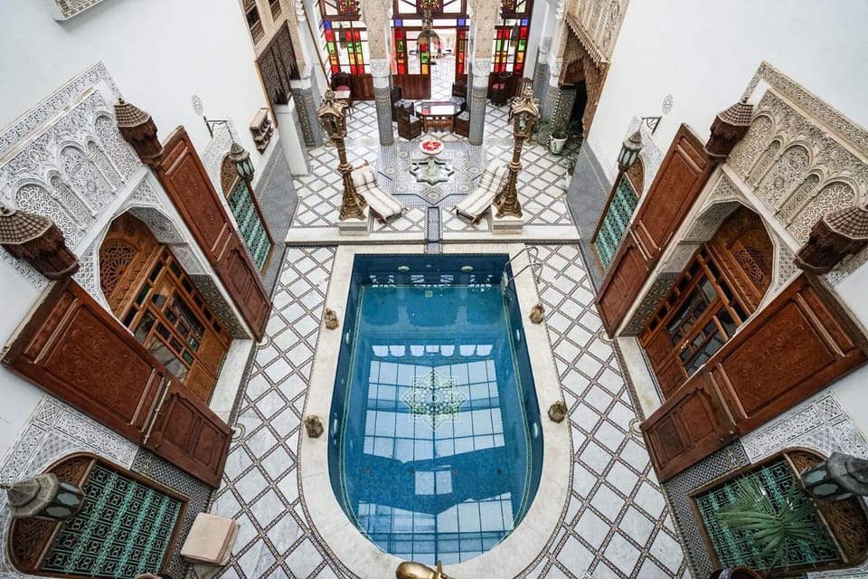 Facade/entrance, Bird's eye view