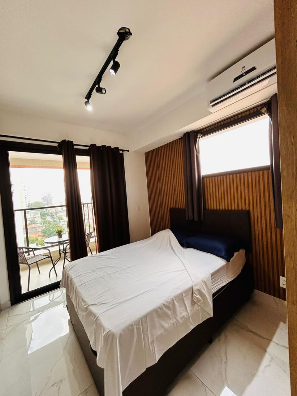 View (from property/room), Bedroom, City view
