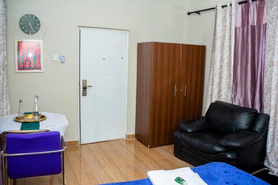 Nana Adu Guest House Bed and Breakfast in Greater Accra Region, Ghana
