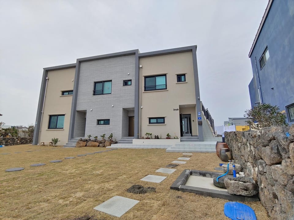 Viravi Stay Country House in South Korea