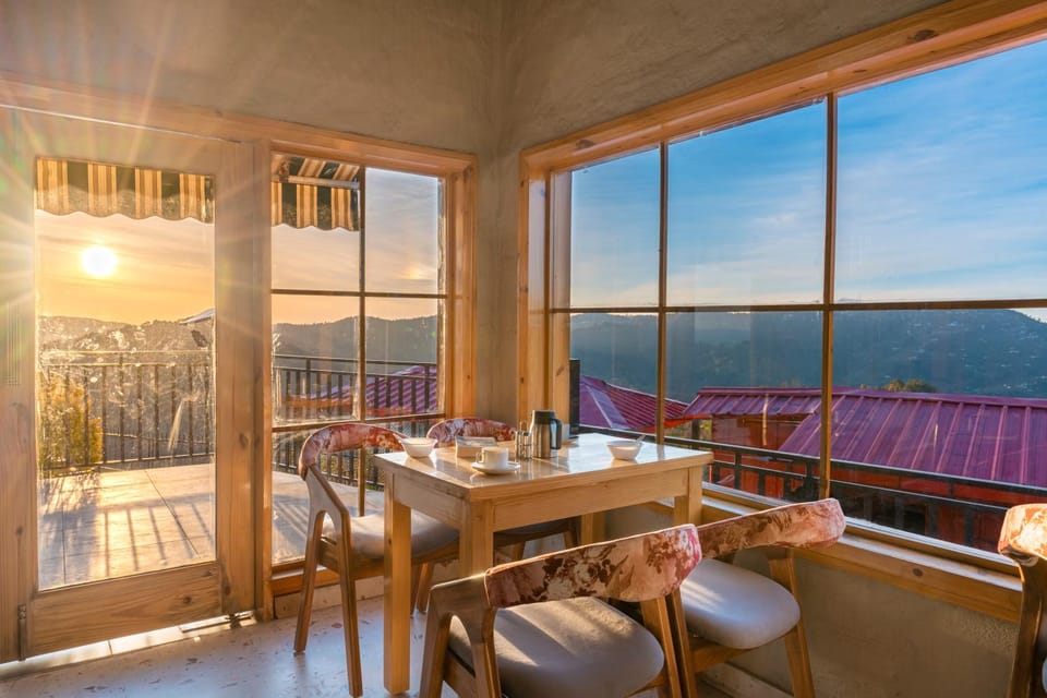 Restaurant/places to eat, View (from property/room)