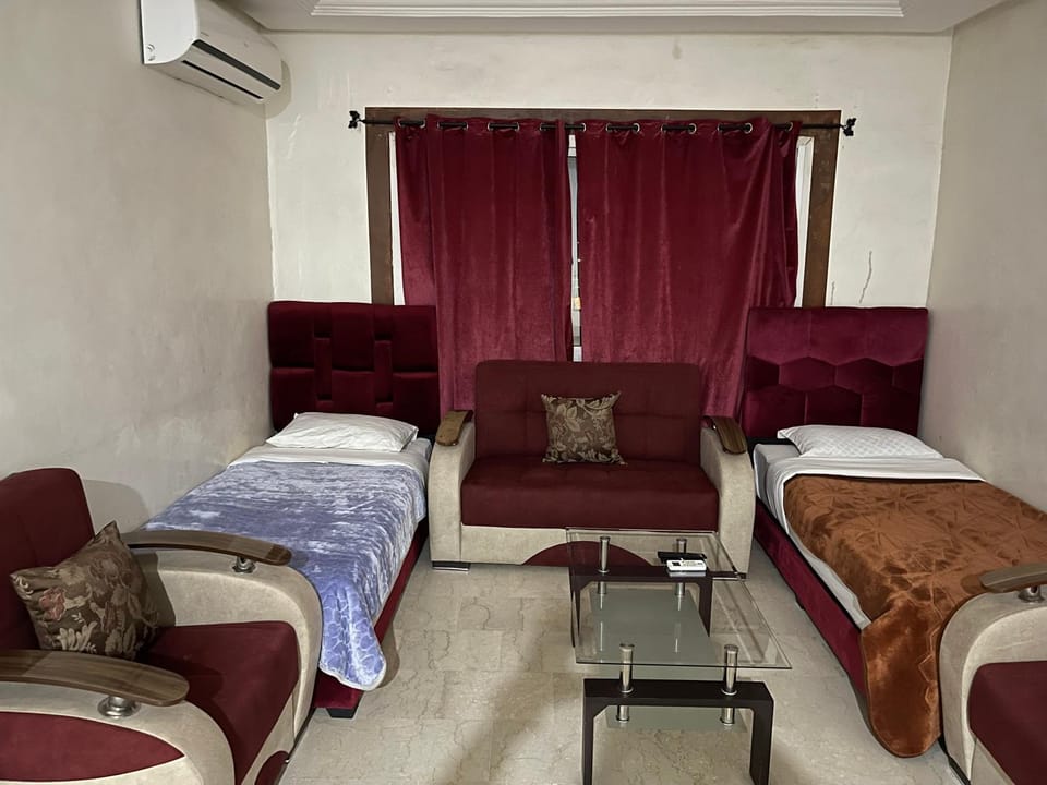 Appartement 26 au 4ème étage avec balcon ( POUR FAMILLE ) Apartment in Marrakesh