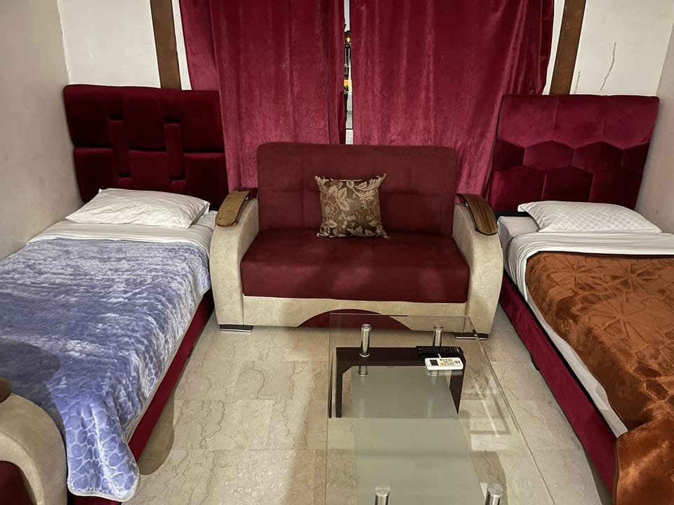 Appartement 26 au 4ème étage avec balcon ( POUR FAMILLE ) Apartment in Marrakesh