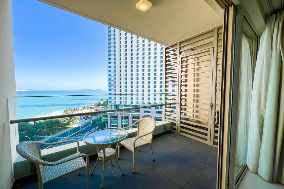 Rozy Apartment in City Center with Sea View Apartment in Nha Trang