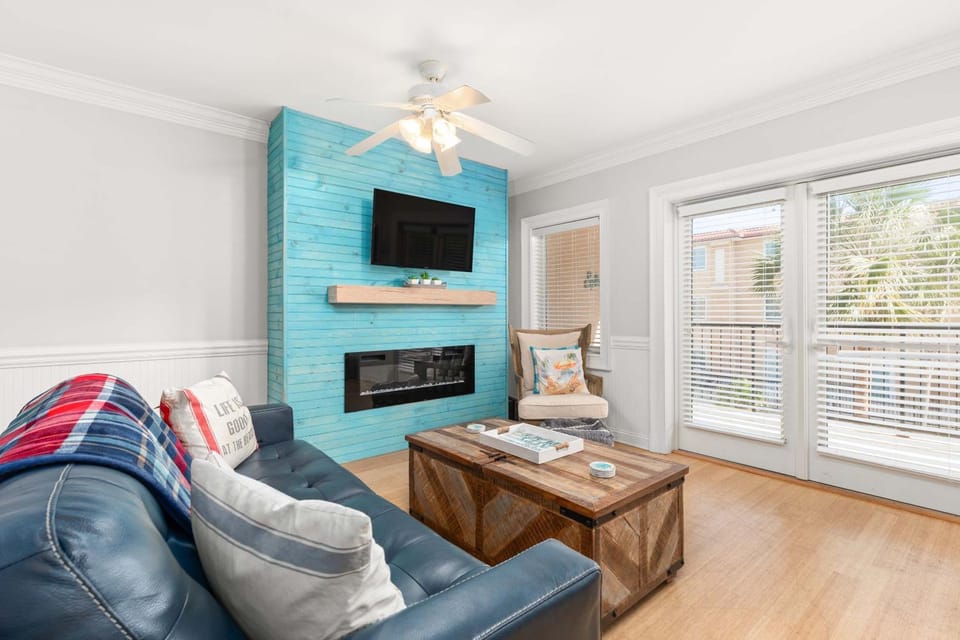 Brass Rail 210 Apartment in Tybee Island