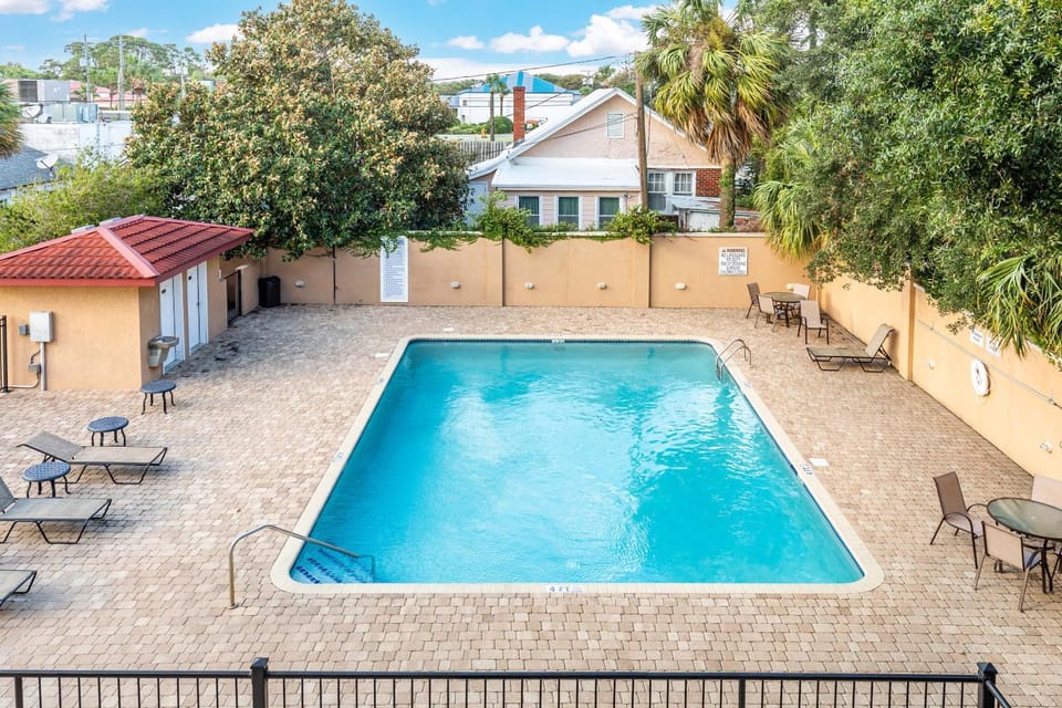 Brass Rail 220 Apartment in Tybee Island