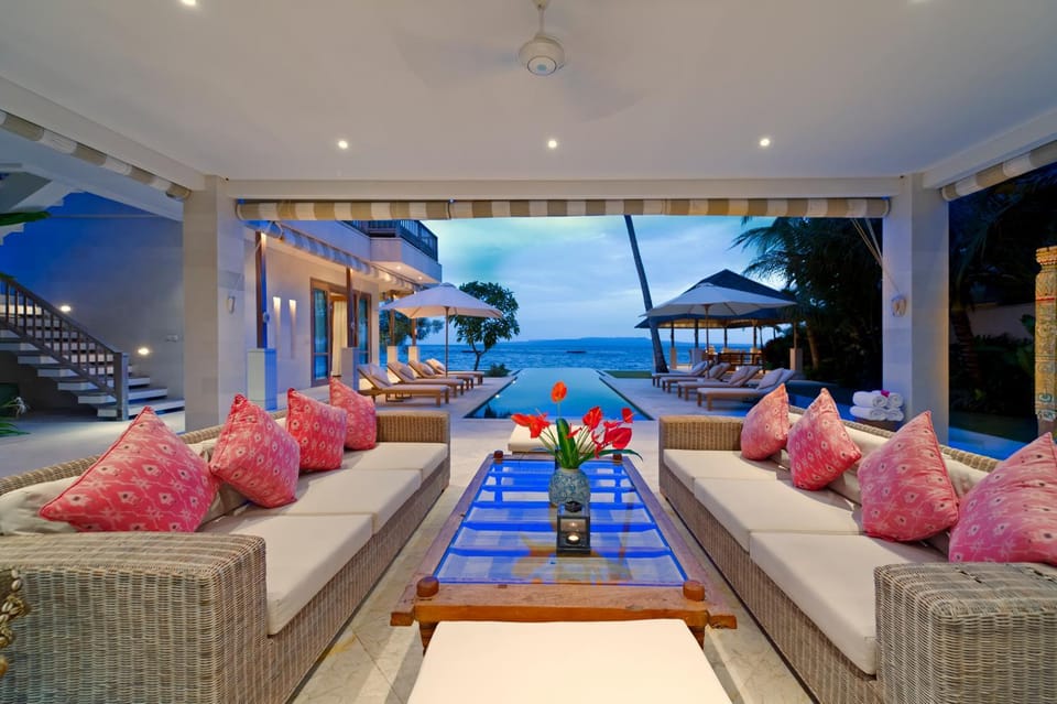 Living room, Sea view