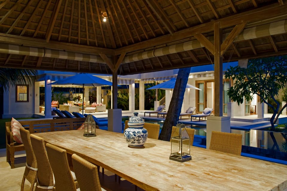 Seating area, Dining area