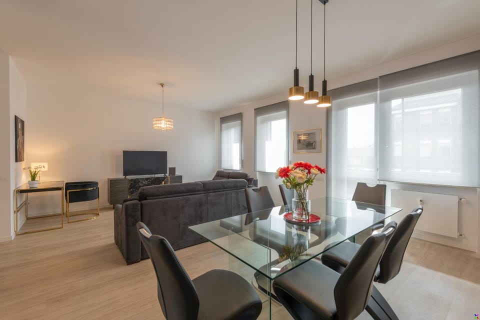 TV and multimedia, Living room, Dining area