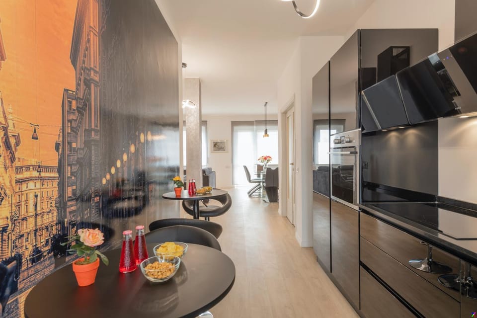 Kitchen or kitchenette, oven