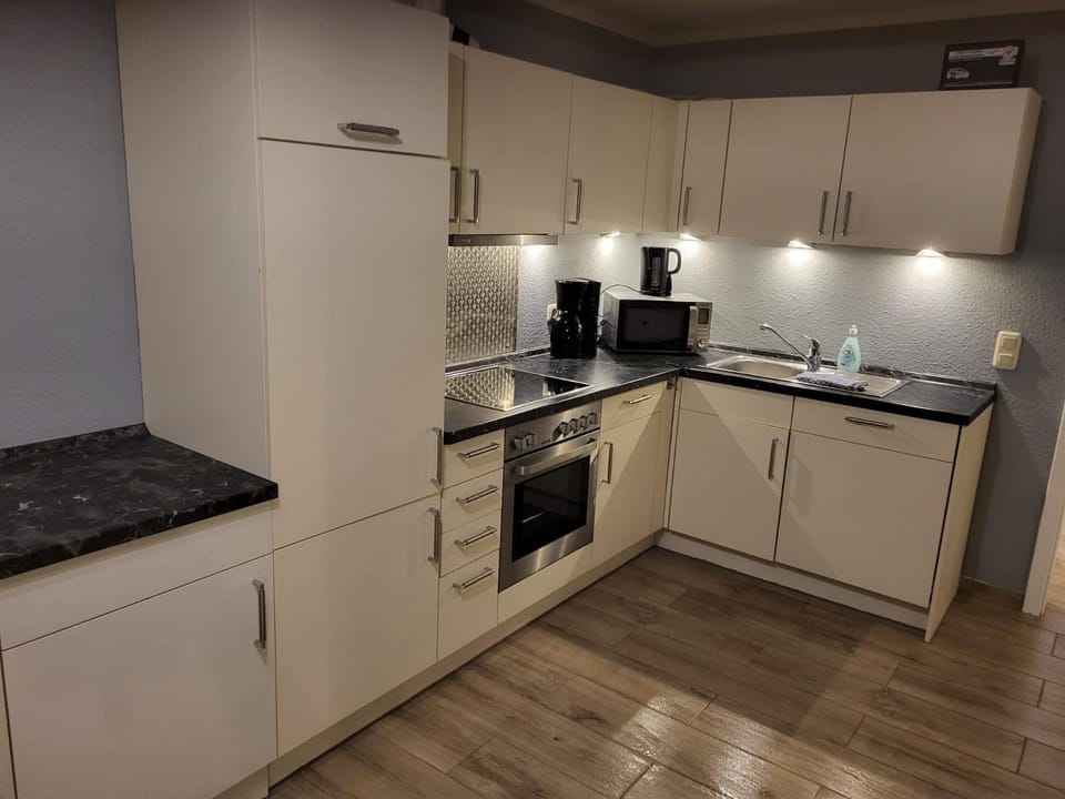 Coffee/tea facilities, Kitchen or kitchenette, minibar, pet friendly, stove, toaster